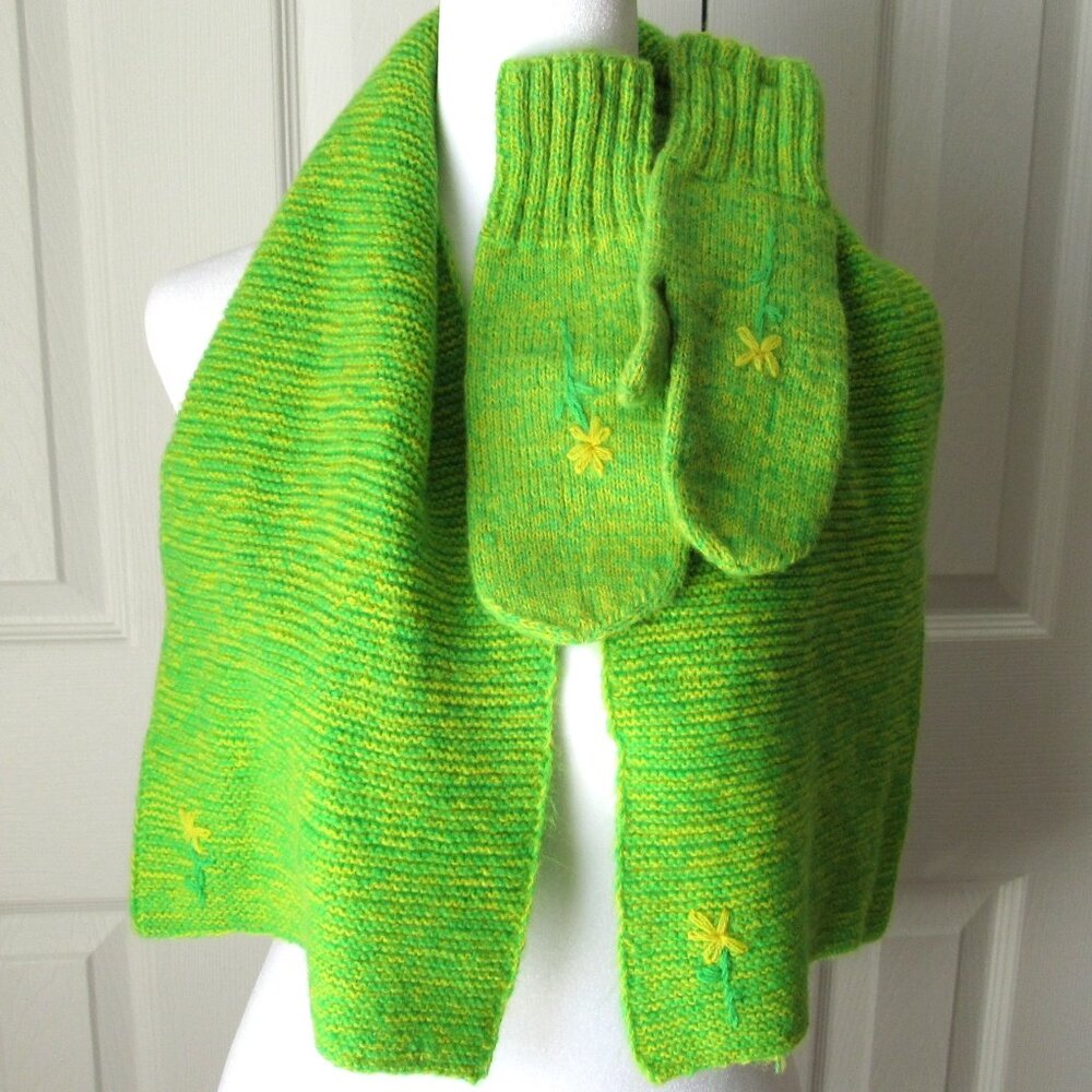 Lime Green Knit SCARF and MITTENS Set Soft Yellow Flower Motif Warm Winter Cozy